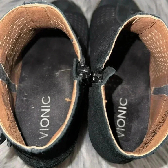 VIONIC Chryssa Peep Toe Booties Boots Black Suede Size 7 EUC Fall Shoes Comfy - Picture 8 of 10